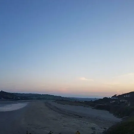 Idyllic Inchydoney Beach - Amazing Sea Views, Path To Beach! بيت للعطل