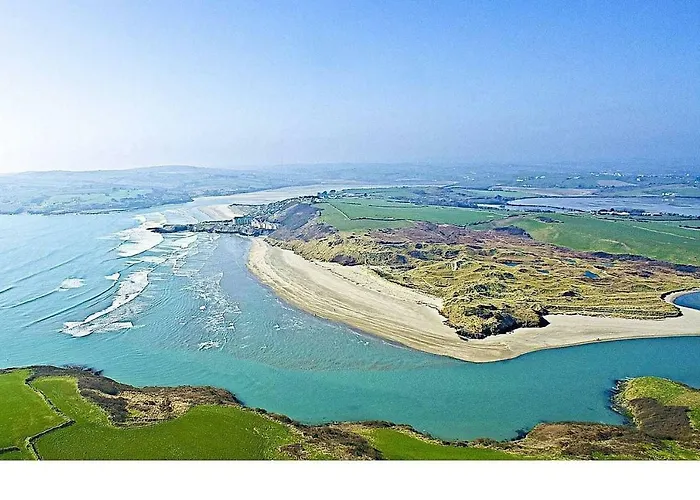 Idyllic Inchydoney Beach - Amazing Sea Views, Path To Beach! Holiday home *